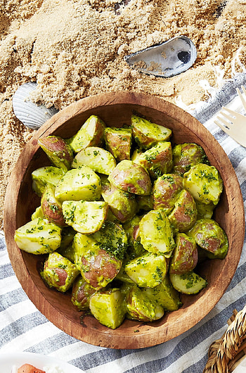 Versatile root vegetable, Delicious potato recipes, Cooking techniques, Soft and hearty HD phone wallpaper