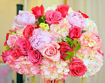 Spring is long gone, white, bouquet, roses, mauve, spring, pink, green, red, flowers HD wallpaper