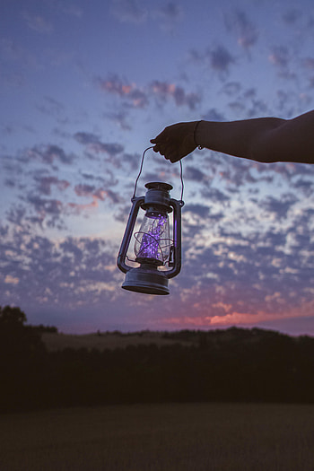 Sky, Twilight, Hand, Miscellanea, Miscellaneous, Dusk, Lantern, Lamp, Garland HD phone wallpaper