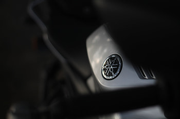r15m, r15v4 HD wallpaper