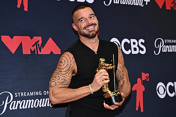 VMAs Golden Moment — Latin Pop Icon Quad, Celebrity, Music, Ricky Martin HD wallpaper