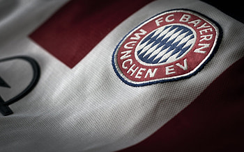 Bayern Munchen FC, Striking visuals, Intense competition, Football artistry HD wallpaper