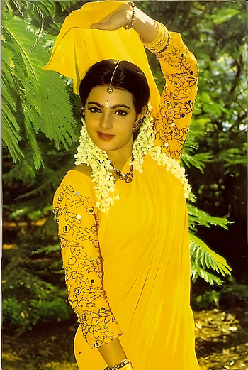Mamata Kulkarni, bride, sari, vintage, Bollywood actress HD phone wallpaper