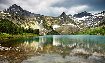 Wonderful Mirror, plants, awesome, transparent, peaks, colors, wonderful, reflections, nice, background, snow, trees, mountains, mirror, white, cold, forests, rocks, stones, leaves, icy, green, nature, leaf, mounts, trunks, ice, blue, colorful, natural, black, graphy, , pines, brown, amazing, , water, frozen, rocky, reflected, beautiful, , gray, hop, branches, cool, clear HD wallpaper