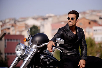 Black and White Love (Siyah Beyaz Ask) (2017-2018), ferhat, siyah beyaz ask, black and white love, man, motorcycle, tv series, actor, turkish, siyah beyaz love, ibrahim celikkol HD wallpaper