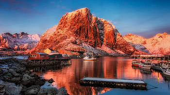 Festhaeltinden Mountain, Lofoten Islands, Norway, reflections, ships, sea, house, sky, water, islands HD wallpaper