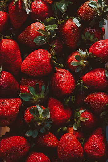 Strawberry, red fruit, fresh HD phone wallpaper