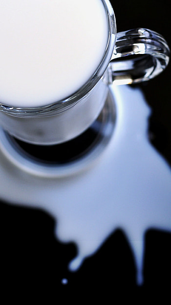 Milk glass , Bird's-eye view, Refreshing drink, Beverage graphy HD phone wallpaper