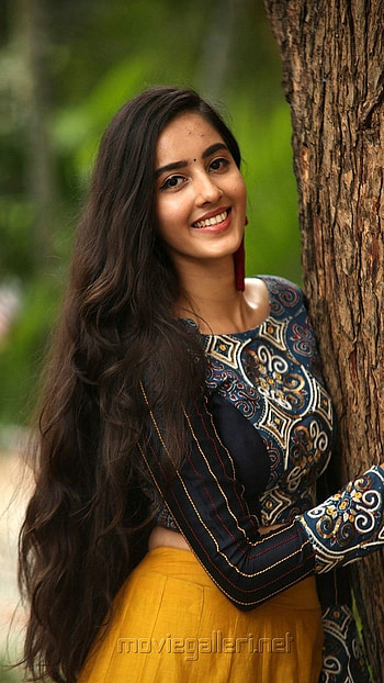 Simrat Kaur, Tamil HD phone wallpaper