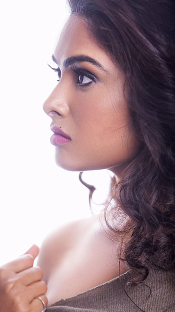 Divi Vadathya, telugu actress, closeup HD phone wallpaper