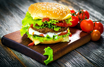 High-quality hamburger , Vibrant visuals, Appetizing backgrounds, Delicious HD wallpaper