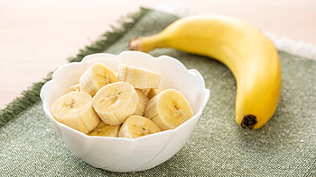 Nutritious fruit, Health benefits, Vitamin-rich, Energy booster HD wallpaper