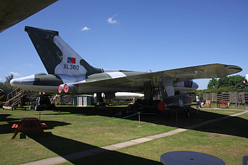 Avro Vulcan, v-bomber, RAF, bomber, cold war, Vulcan, historic HD wallpaper