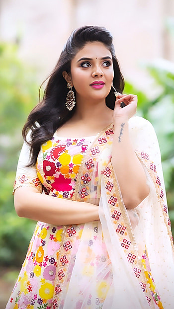 Sreemukhi, telugu actress HD phone wallpaper