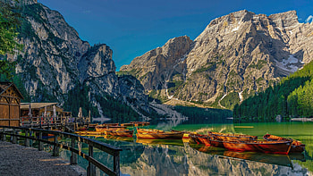 Lago di Braies, South Tyrol, Italy, dolomites, pe, boats, trees, mountains, alps, water, reflections HD wallpaper