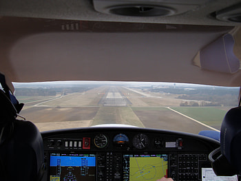 Approach airport, pilot, landebahn, cockpit view, landepiste, runway, garmin 1000, diamond aircraft, arbeit, airport, approach, flughafen, da40, anflug, cockpit sicht HD wallpaper