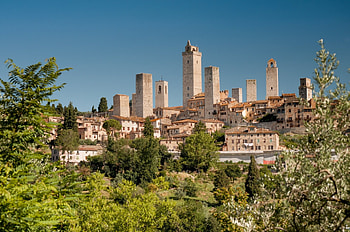 San Gimignano, Tuscan charm, Medieval towers, Travel destination HD wallpaper