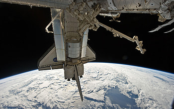 Discovery shuttle, Space Stations HD wallpaper