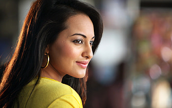 Beautiful Sonakshi Sinha, sonakshi-sinha, indian-celebrities, girls, desi-girls HD wallpaper