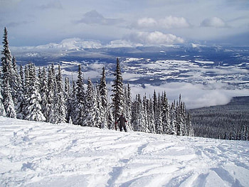 Skiing Down the Hill, winter, sky, snow, mountain HD wallpaper
