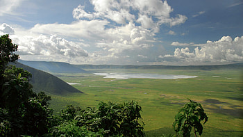 Ngorongoro Crater, Size of Ngorongoro Crater, Ngorongoro Crater size HD wallpaper