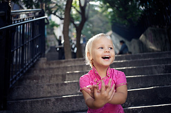 little girl, childhood, blonde, graphy, cute, baby, fair, beauty, nice, Nexus, kid, adorable, bonny, sweet, white, Belle, smile, girl, beautiful, people, little, Standing, comely, pink, Fun, sightly, pretty, face, lovely, dainty, pure, child HD wallpaper
