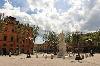 Piazza Napoleone, Lucca attractions, Iconic square, Historic landmark HD wallpaper