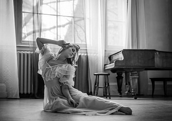 ♪♫♪ ~ Musical Trance, Lady, Piano, Stool, Window HD wallpaper