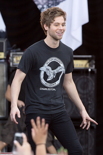 Luke Hemmings, GMA Summer Concert Series, Fanpop HD phone wallpaper
