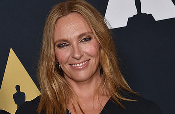 Toni Collette, Knives Out star, Female team, Netflix series HD wallpaper