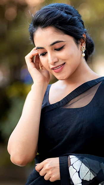 Priyanka mohan, , saree beauty HD phone wallpaper