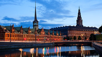Historical richness, Architectural treasures, Cultural identity, Timeless beauty HD wallpaper