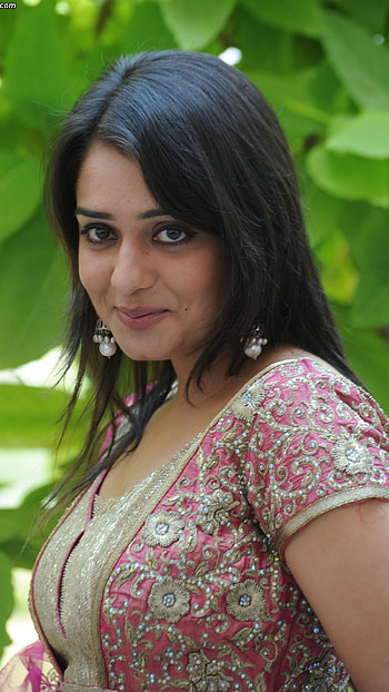 Nikita thukral, nikita, kannada actress HD phone wallpaper