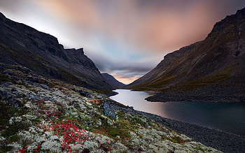 Kukisvumchorr Pass, Long lake, Khibiny Mountainhs, Russia, nature, mountains, Russia, lake HD wallpaper
