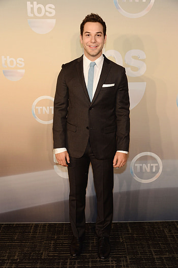 Skylar Astin, Joining Pitch Perfect 2 HD phone wallpaper
