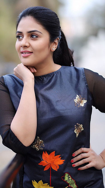 Sreemukhi, telugu actress, model, anc, sexy gorgeous HD phone wallpaper