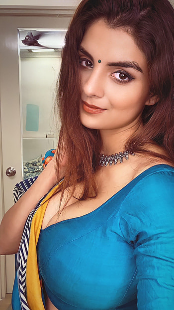Anveshi jain, bollywood actress, cleavage HD phone wallpaper