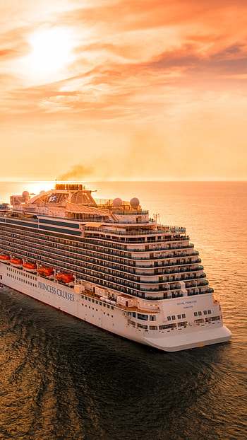 Cruise ship, Traveling seas, Sailing adventure, Sony Xperia HD phone wallpaper
