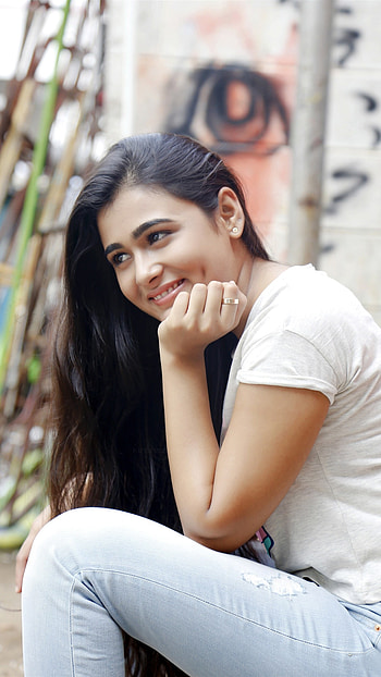 Shalini Pandey, Beautiful, Actress HD phone wallpaper