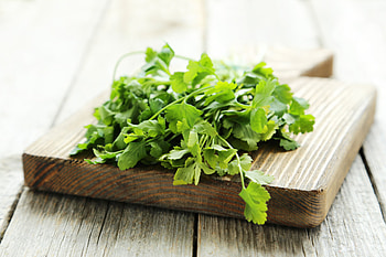 Parsley herb, Health benefits, Nutritional value, Moderation is key HD wallpaper
