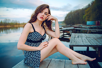 Blue Eyes Girl Looking Into The Distance, girls, model HD wallpaper