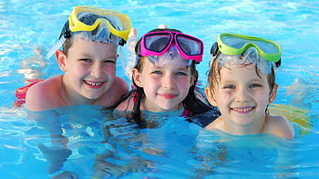 Kids In Swimming Pool HD wallpaper