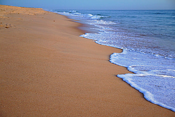 Sand, beach, sea waves, foam HD wallpaper