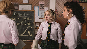 Derry Girls Episode 6, Behind-the-scenes story, Bomb incident, Clare's revelation HD wallpaper