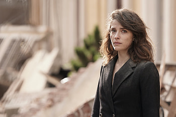 Paige Spara, Good Doctor TV show, Unique audition, Bathroom setting HD wallpaper