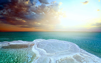Dead Sea, Healing properties, Mineral-rich water, Ancient salt deposits HD wallpaper