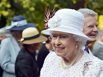 Elizabeth II, Royal visit, Beautiful , Memorable moments HD wallpaper