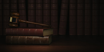 Gavel and books, Lawyer HD wallpaper