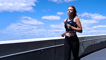 Anett Kontaveit, blue sky, training run, entropy, Miami Open, 2021 HD wallpaper