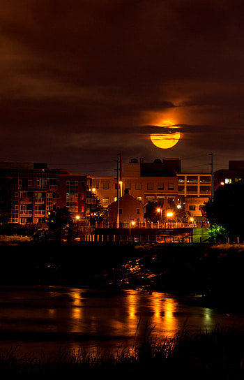 Clouds, Moon, City, Dark HD phone wallpaper